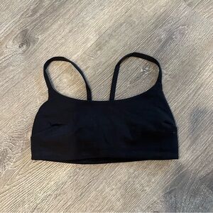 Black lululemon sports bra size 4